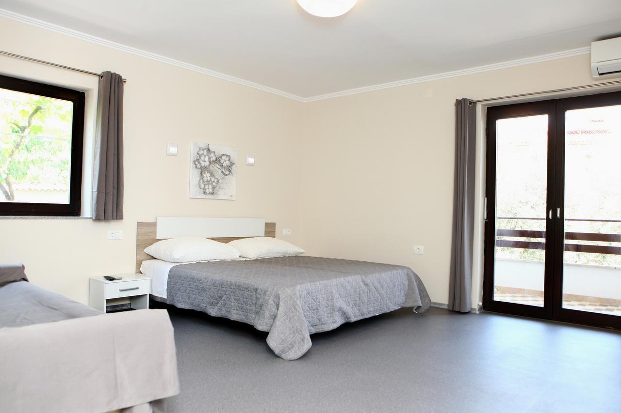 Spacious Izola Apartment Sl Exterior foto